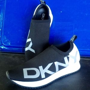 Ladies DKNY slip on sneakers BLK & WHITE size 7 and 1/2